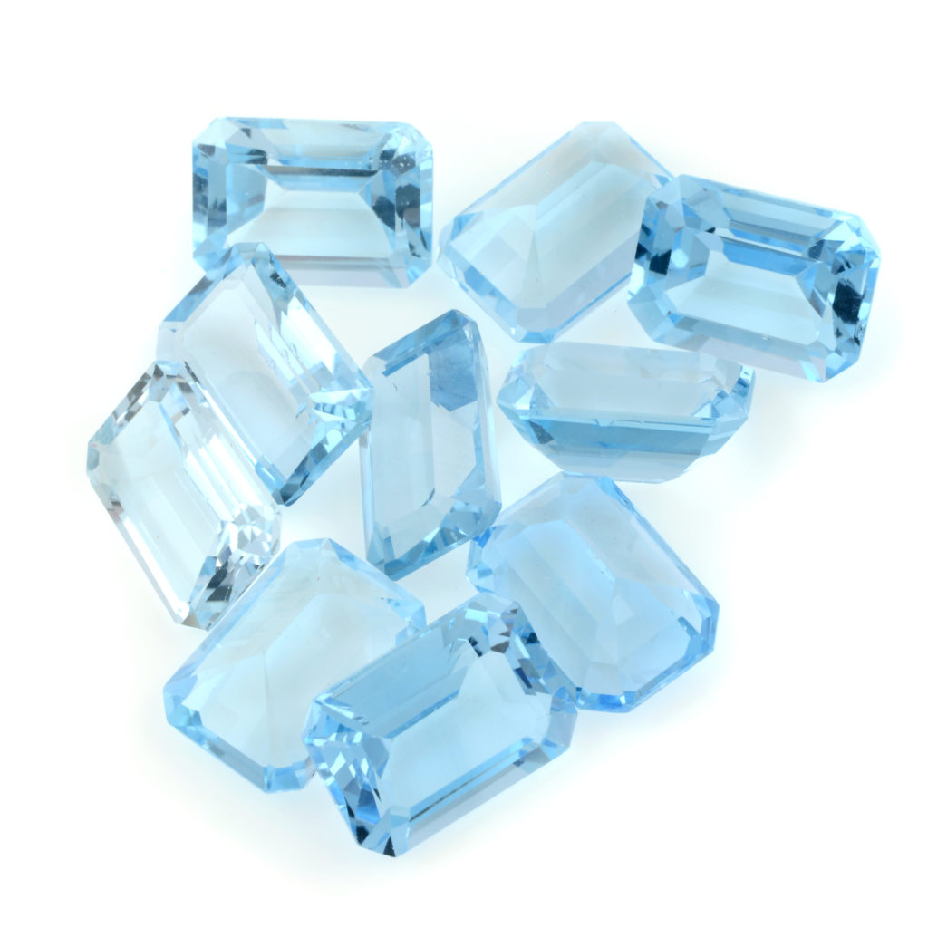 Assorted rectangular-shape topazes, 86.96ct