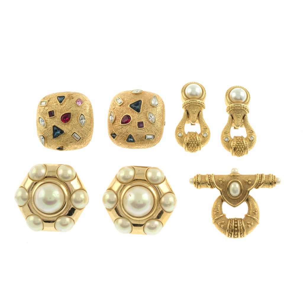 Grossé - three pairs of clip on earrings and a brooch. 